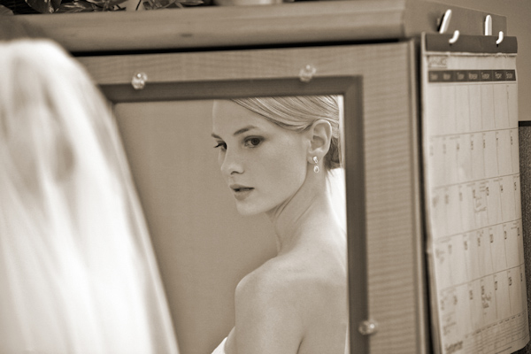 beautiful bridal portrait -  photo by Merri Cyr